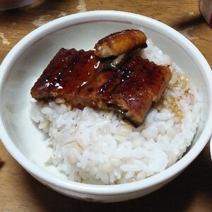 豚挽き肉で見た目鰻の蒲焼き風丼